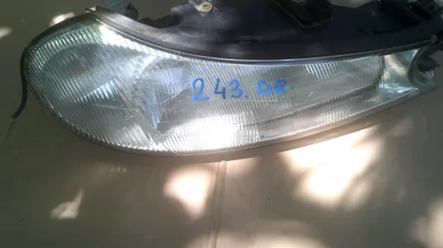 Faruri si stopuri - Far Dreapta pentru Ford Mondeo MK2, cod 1305235323