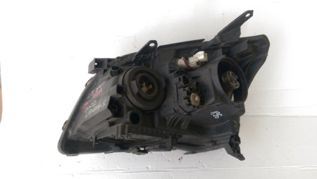 Far dreapta cu lupa Toyota Avensis T25, an 2003-2008 [3]