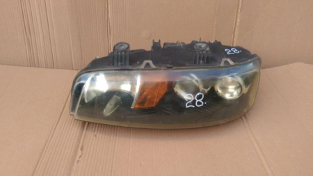 Faruri si stopuri - Far stanga pentru Fiat Punto 2, cod 89100449