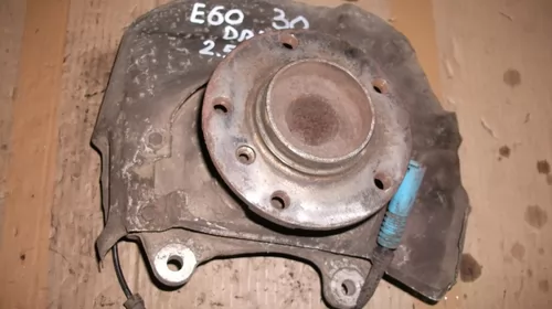 Directie si suspensie - Fuzeta Fata Dreapta pentru BMW Seria 5 E60, motorizare 3.0 Diesel, cod 6760954