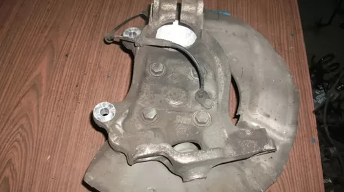 Fuzeta Fata Stanga pentru BMW Seria 5 E60, motorizare 2.0 Diesel, cod 6760953 [1]