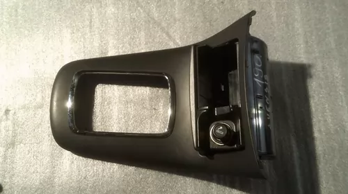 Plansa de bord si accesorii - Grila aerisire  Fata Centrala pentru Toyota Avensis T250, cod 74110-05021