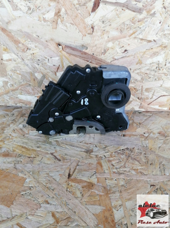Incuietori - Incuietoare usa dreapta fata Toyota Prius 2 an 2003-2009, cod 6903047050