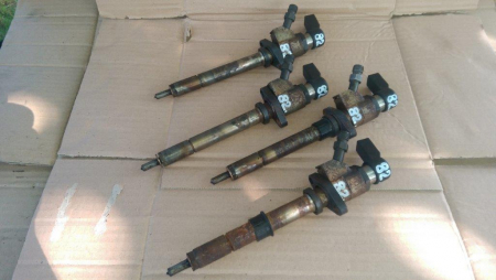 Injector pentru Peugeot 308 I, motorizare 2.0 diesel, cod 9647247280