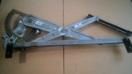 Macara electrica geam usa fata dreapta Kia Sorento BL , an 2002-2009 [1]