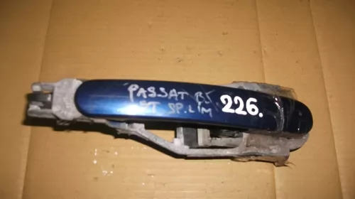 Maner usa Spate Stanga pentru Volkswagen Passat B5, cod 3B0837885