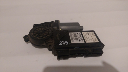 Motoras - Motoras macara fata dreapta pentru Audi A4 B7, cod 8E1959802E   ,   0130821764
