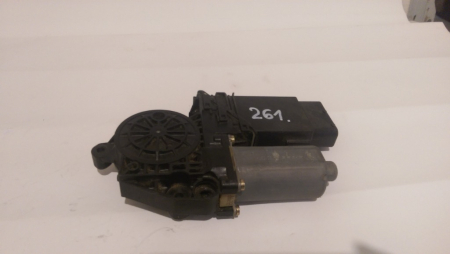 Motoras - Motoras macara fata stanga pentru Volkswagen Golf 4, cod 101430203   ,   0130821765
