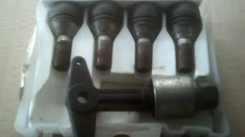 Elemente de caroserie - Prezoane pentru Renault Clio 3, cod 7711239110
