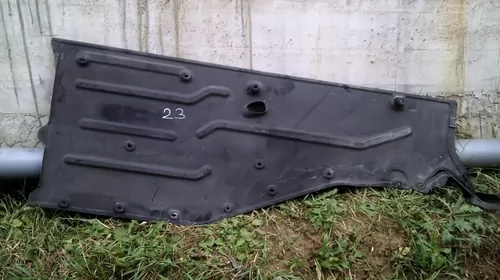Bandouri si ornamente exterioare - Scut pentru BMW Seria 7 E65, motorizare 3.0 Diesel, cod 7020533