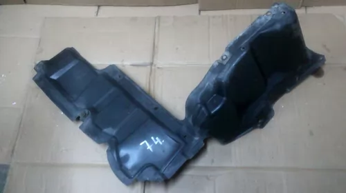 Bandouri si ornamente exterioare - Scut pentru Toyota Corolla Verso AR10, motorizare 2.2 Diesel, cod 51408-0F010