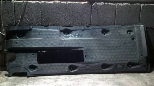 Bandouri si ornamente exterioare - Scut pentru Volkswagen EOS , motorizare 1.9 Diesel, cod 1Q0825212