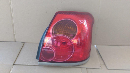 Electrica si electronica - Stop dreapta Toyota Avensis T25, an 2003-2008
