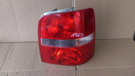 Elemente de caroserie - Stop dreapta pentru Volkswagen Touran 1T, cod 1T0945096C