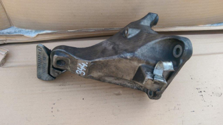 Motoare si anexe - Suport motor dreapta BMW Seria 3 E90 E91, motor 2.0 d, N47 cod 6781916, an 2004-2011