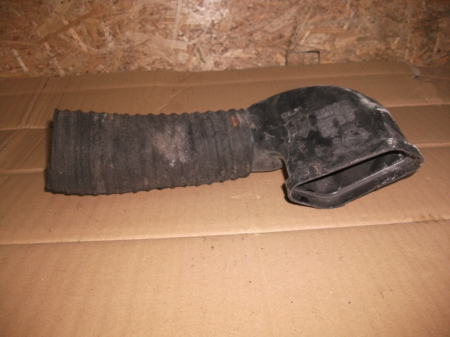Tubulatura aer pentru Audi A4B6 , motorizare 1.9 Diesel, cod 8E0129604F [1]