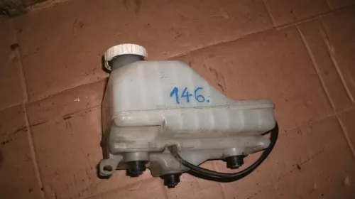 Alte anexe - Vas expansiune pentru Mitsubishi Pajero V60, motorizare 3.2 Diesel, cod MR569728