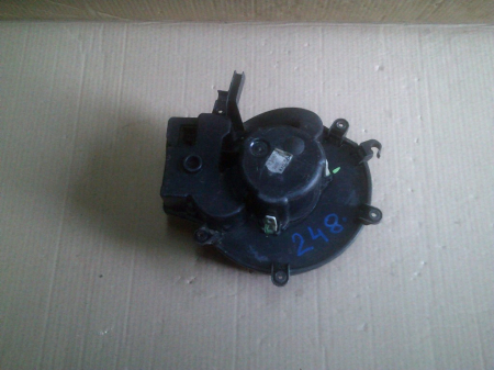 Motoras - Ventilator aeroterma bord pentru Mercedes C-Class W203, cod BEHR 9400784