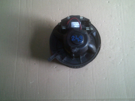 Motoras - Ventilator aeroterma bord pentru Volkswagen Golf 5, cod 1K1820015C   ,   3C0907521