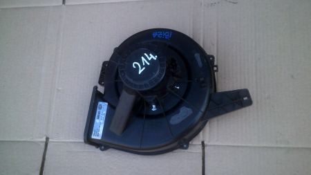 Motoras - Ventilator aeroterma bord pentru Volkswagen Polo 6R, cod HELLA 8EW009157