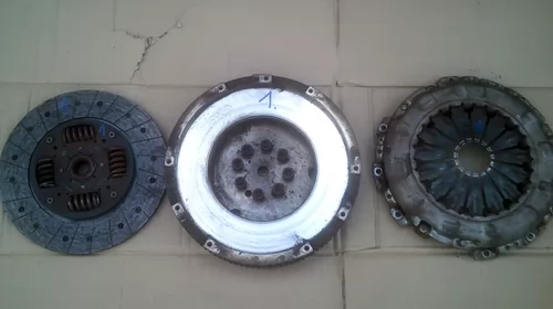 Transmisie - Volanta pentru Kia Ceed ED, motorizare 1.6 Diesel, cod Kit ambreaj cu volanta masa simpla