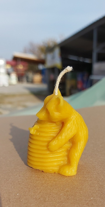 Lumanare din ceara de albine in forma de urs si stup de albine [2]