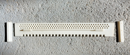 Stupi si Accesorii - Gratie urdinis alba de plastic antisoareci model 2