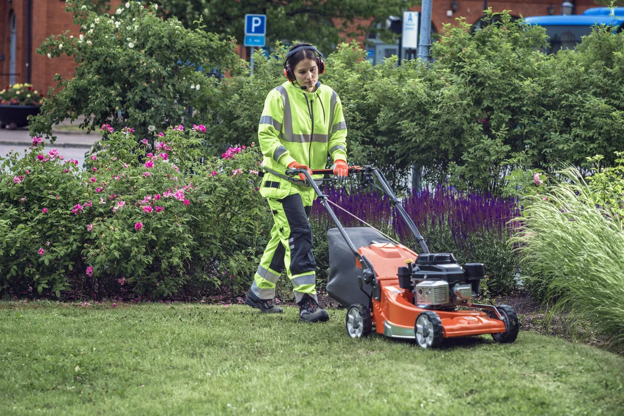 Masina Tuns Gazon Husqvarna LC 551 VBP [6]