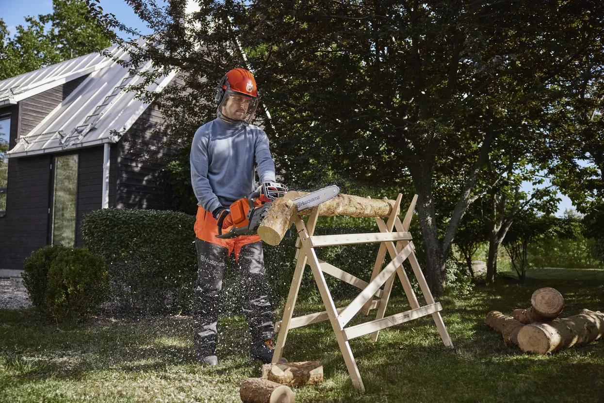 Motoferastrau electric Husqvarna 240i cu acumulator si incarcator [3]