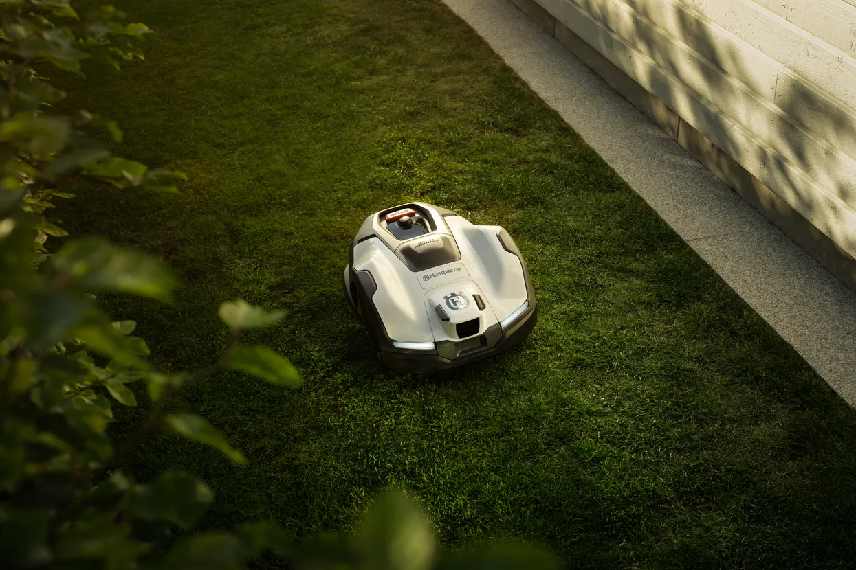 Robot tuns gazon Husqvarna AUTOMOWER® 410VE NERA [6]
