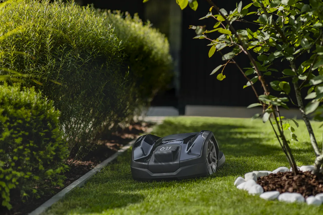 Robot tuns iarba Husqvarna Automower® 310E NERA [5]