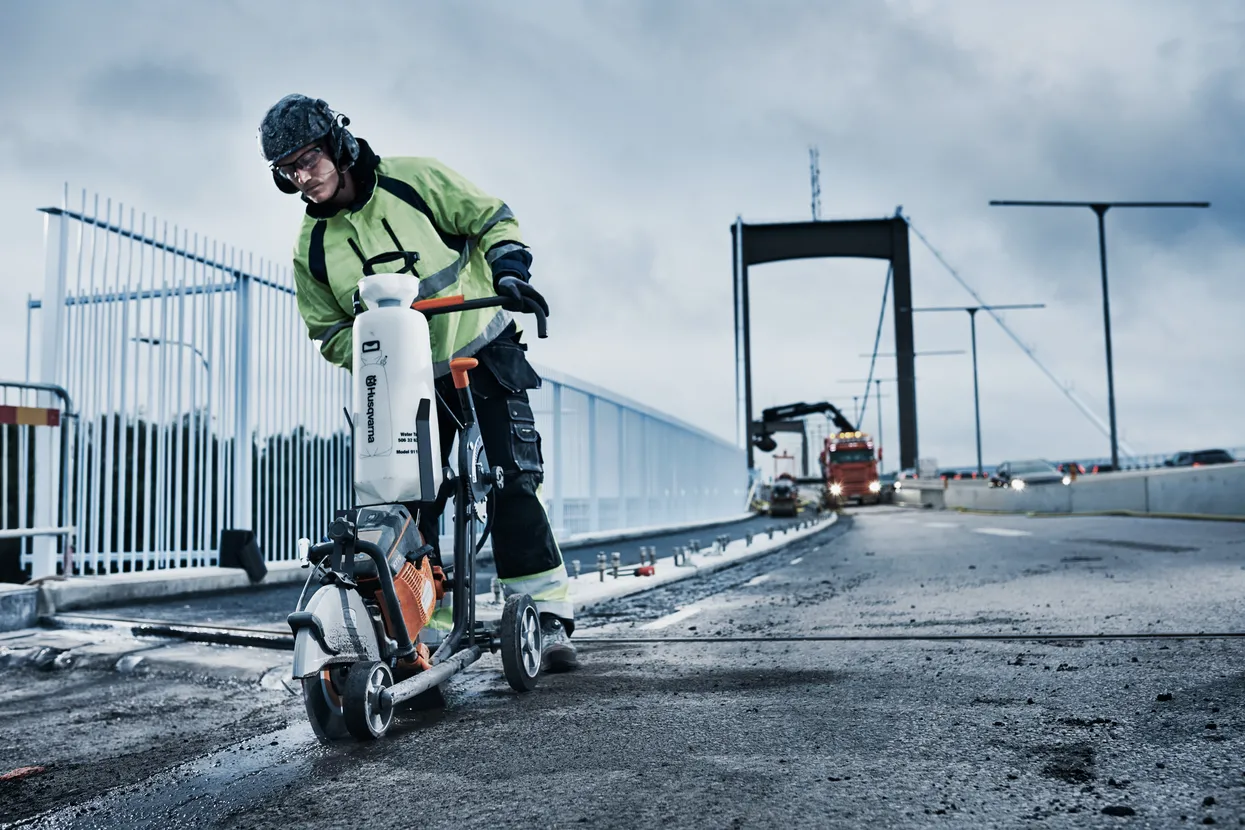 Mașină de Tăiat Beton și Asfalt Husqvarna K 770 – 3,9 kW, Disc 350 mm inclus [7]