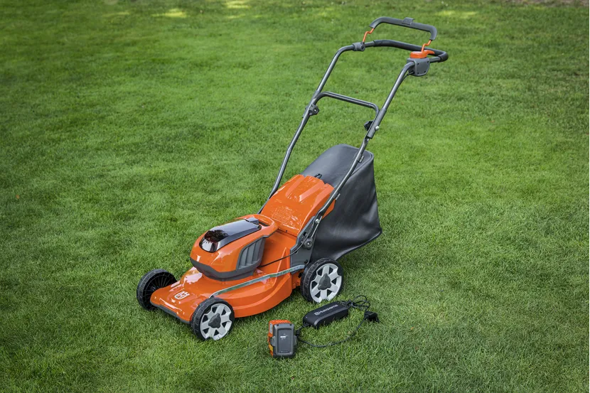 Masina Tuns Gazon Cordless Husqvarna LC 137i (Incarcator  40-C80 si Acumulator  Bli20, 36.5V/4.0Ah) [4]