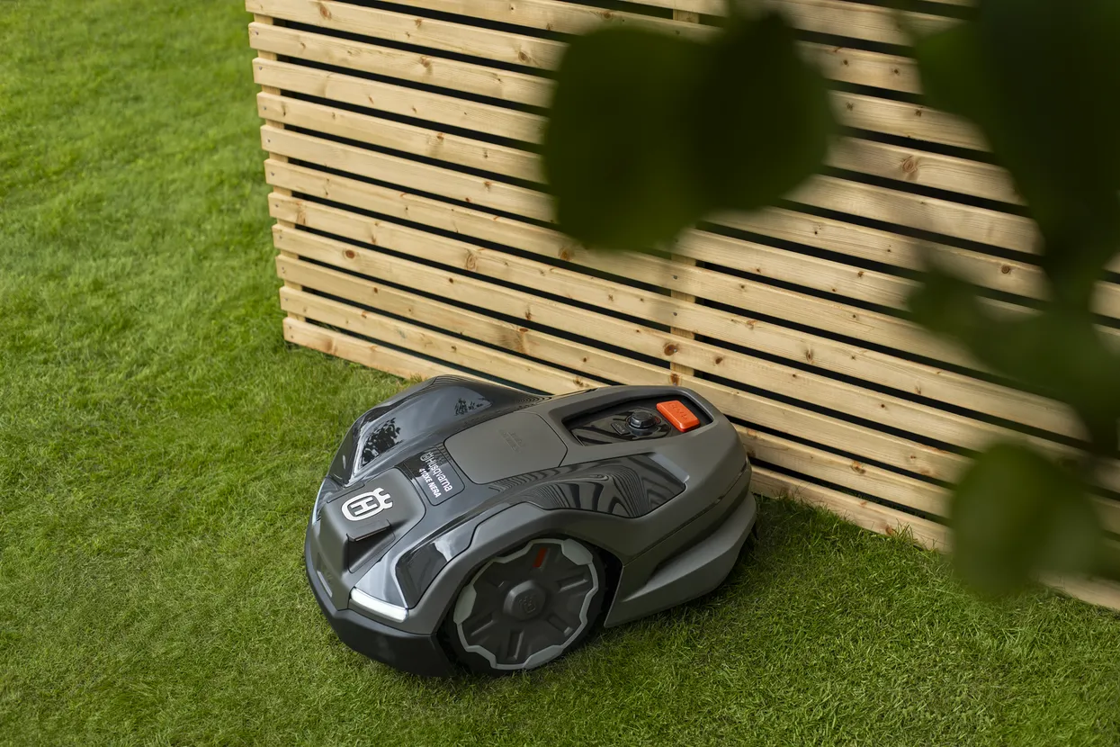Robot de tuns iarba Husqvarna Automower® 410XE NERA [1]