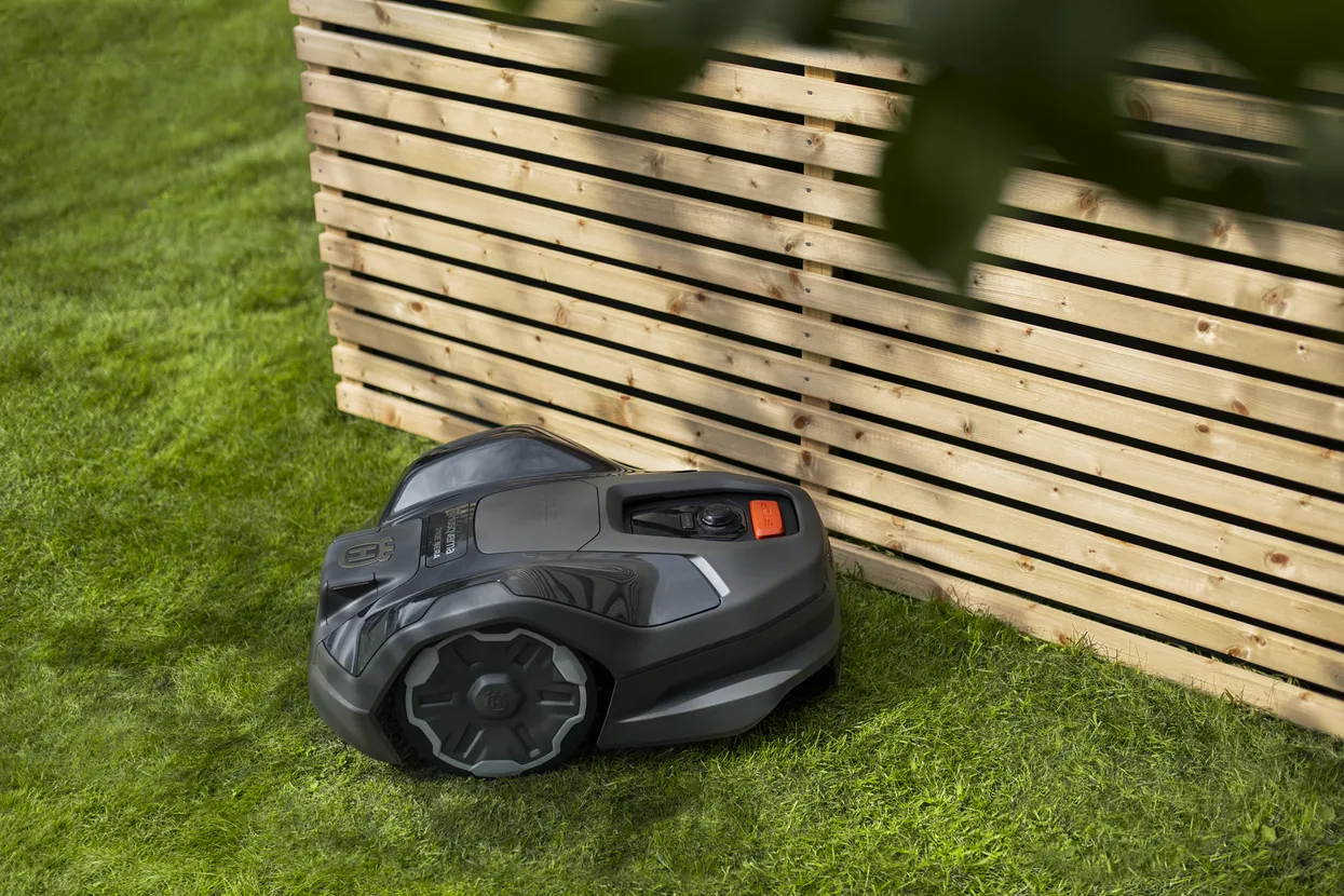 Robot tuns iarba Husqvarna Automower® 310E NERA [5]