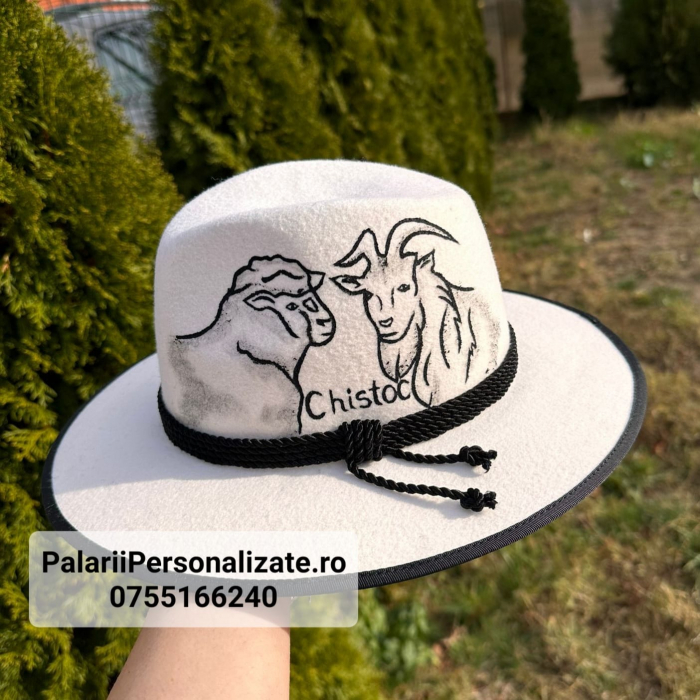 Pălărie albă pictată cu țap și oaie [1]