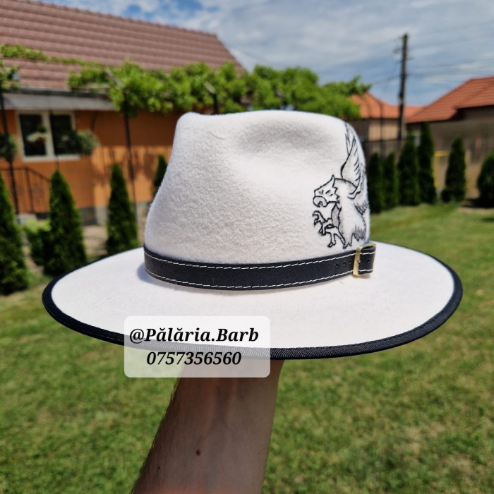Pălărie albă cu vultur pictat [2]