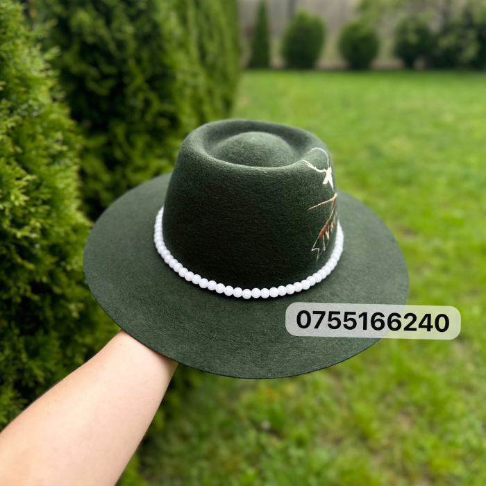 Pălărie de damă verde cu model de vânătoare - cerb + carabine + nume [3]