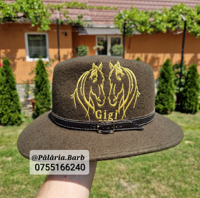 Pălărie KAKI "Parlamentară" cu 2 cai cusuți + nume [1]