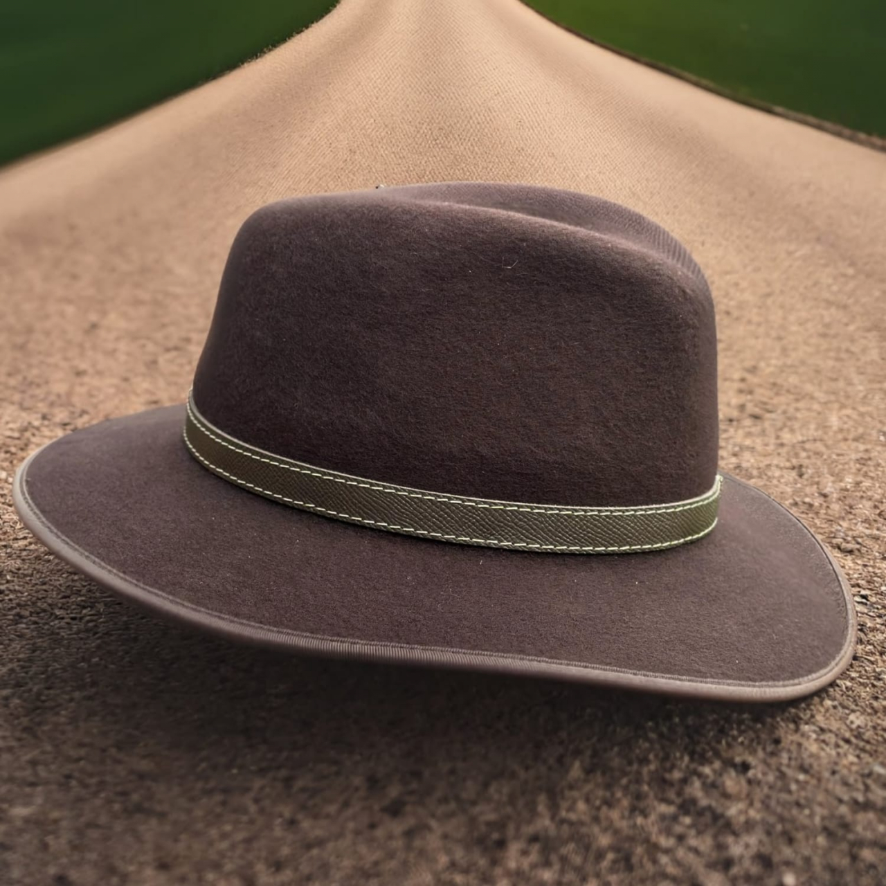 Pălărie maro, unisex cu bor drept [3]