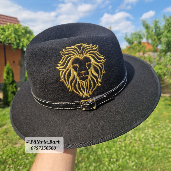 Pălărie neagră cu LEU cusut [3]