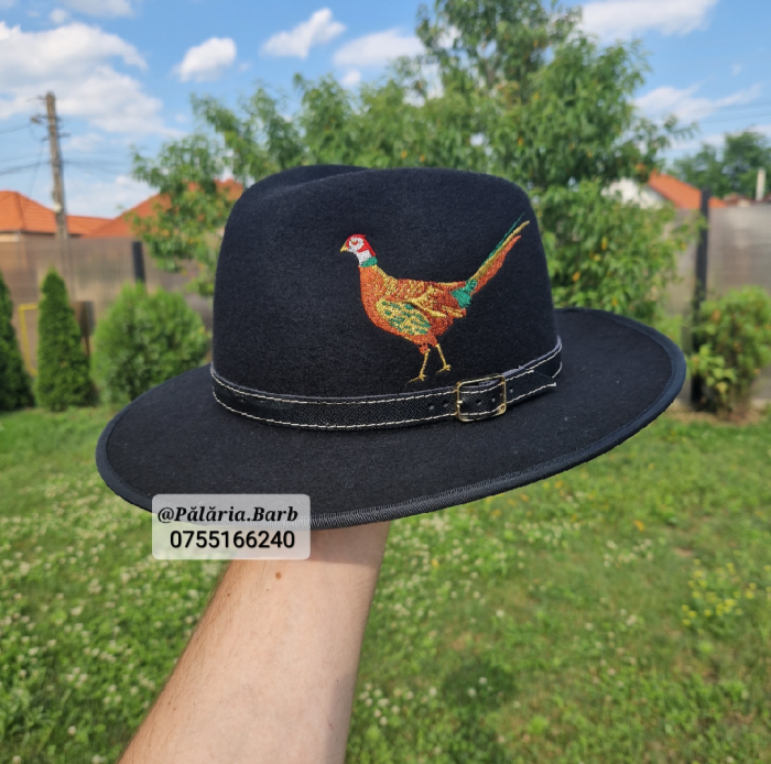 Pălărie neagră cu FAZAN cusut [1]