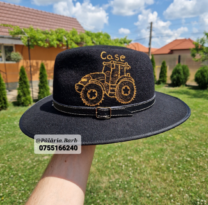 Pălărie neagră cu tractor CASE pictat [1]