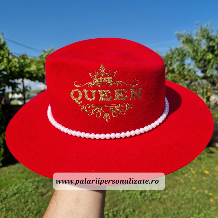 Pălărie roșie "QUEEN" [3]