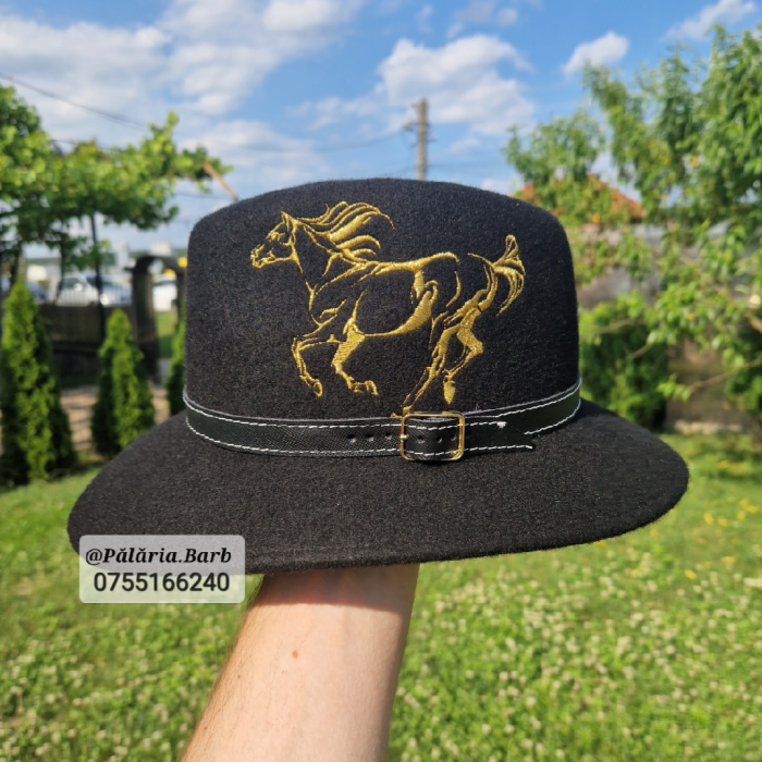Pălărie neagră "Parlamentară" cu cal cusut [1]