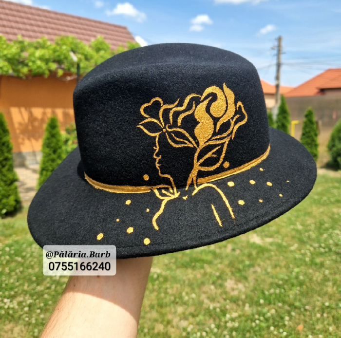 Pălărie neagră "Parlamentară" cu cap de damă pictat [3]