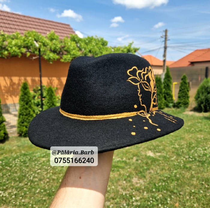 Pălărie neagră "Parlamentară" cu cap de damă pictat [2]