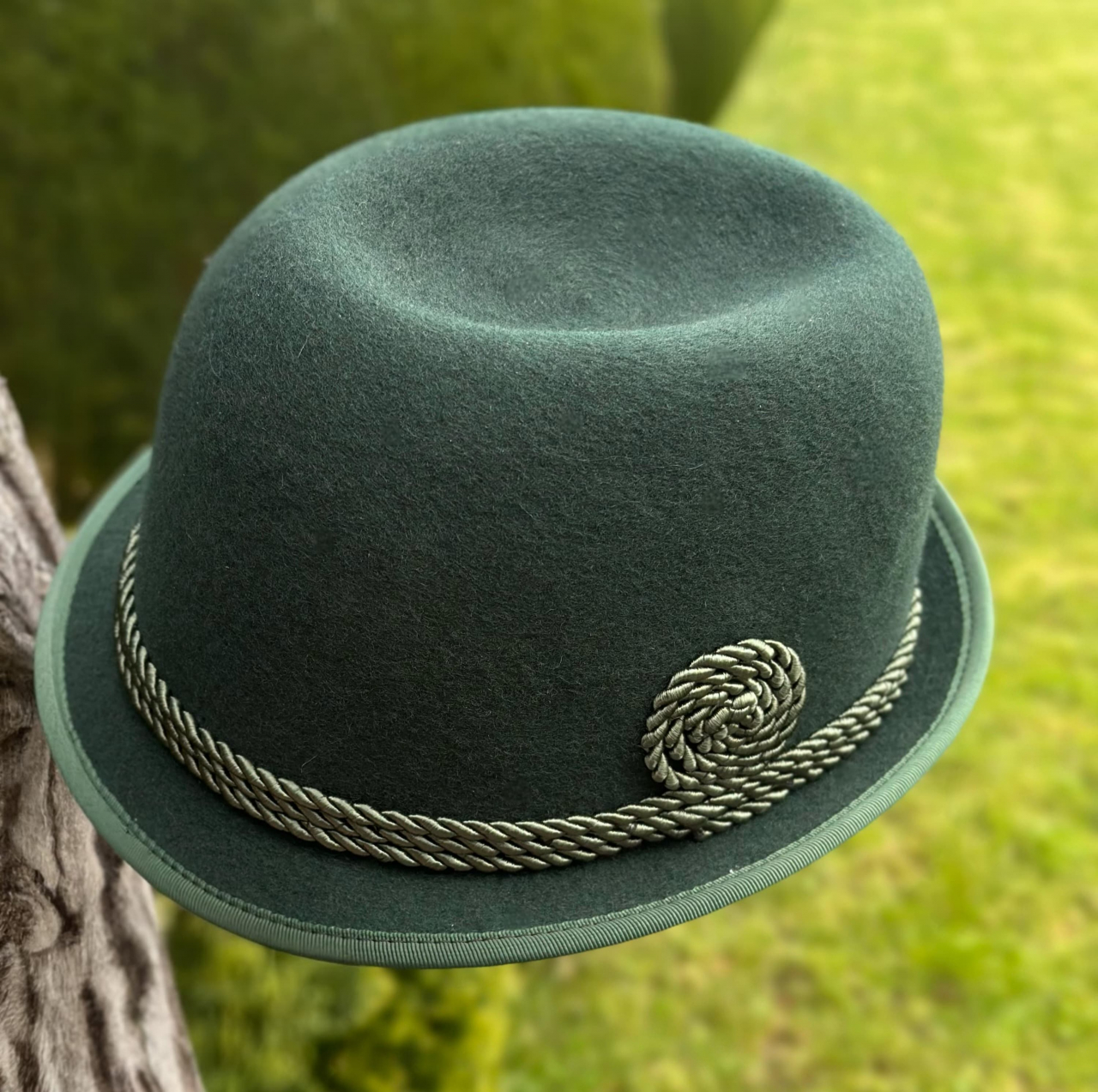 Pălărie oșenească verde, cu șnur [2]