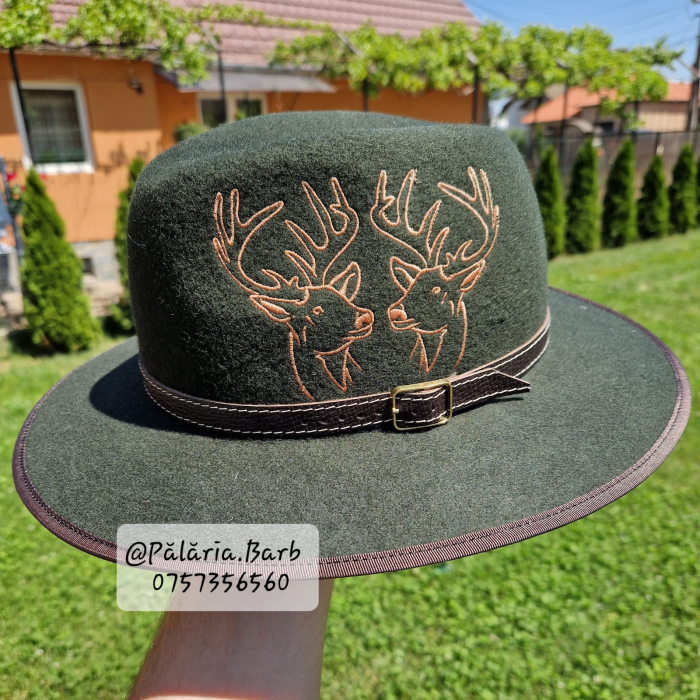 Pălărie verde cu 2 cerbi cusuți [3]