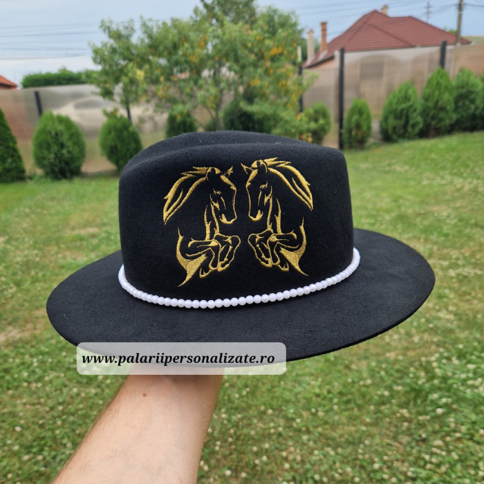 Pălărie neagră DAMĂ cu 2 cai în 2 picioare [1]